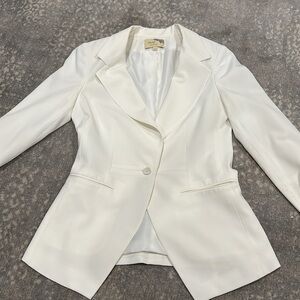 ELIZABETH AND JAMES CREAM WOMANS BLAZOR SIZE 6